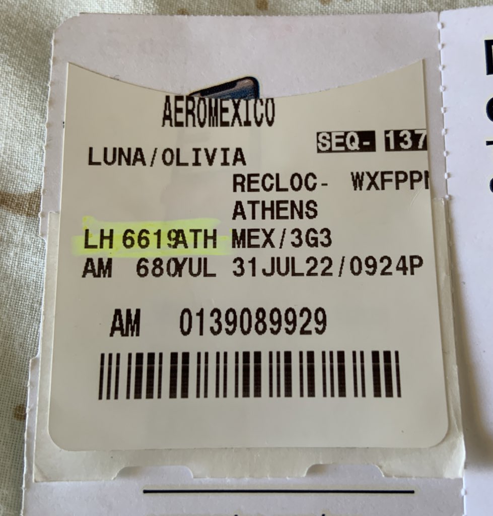 LunaOlivia's tweet photo. ¡AYUDA! Si alguien conoce a Andrés Castañeda Ochoa de @Aeromexico necesito su ayuda para recuperar mi maleta que NUNCA llegó a mi destino y desde hace 6 días NADIE me ha podido responder dónde está. Ya agoté los recursos, necesito su apoyo, esto no ha sido fácil 😫 @am_escucha https://t.co/IVtSv5qIKZ