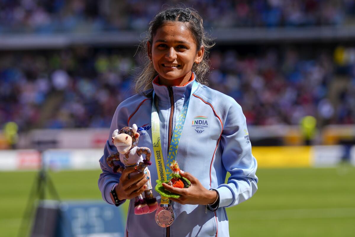 mirabai_chanu's tweet photo. Congratulations to the race walker @Priyanka_Goswam on winning Silver medal #CommonwealthGames2022 https://t.co/bpp1lmCywI