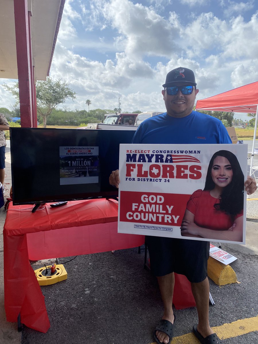 ACastRGV's tweet photo. 🚨Voter Registration Drive🚨
So rewarding to spend time in the community with the amazing constituents of District 34!! This area is the heart of #SouthTexas #GrassrootsLevel #LeadRight ♥️🇺🇸
@MayraFlores2022 https://t.co/lmkUz96KwA