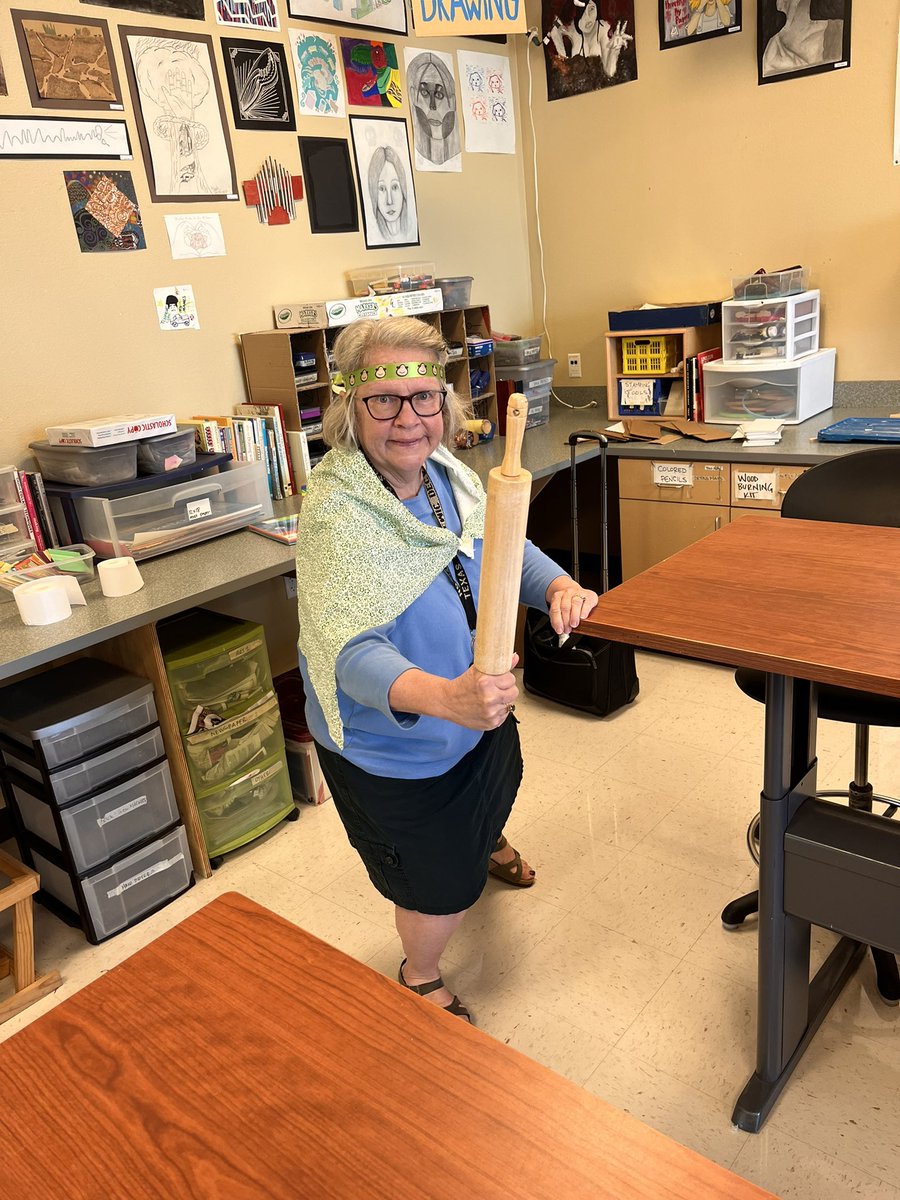 THSBarnettArt's tweet photo. Yesterday I hosted a TASK workshop for any teacher that wanted to attend. Those that didn’t sign up missed out on all the fun. #tabchat #thisistaylorisd #taskparty https://t.co/l61g6Dy5Tv