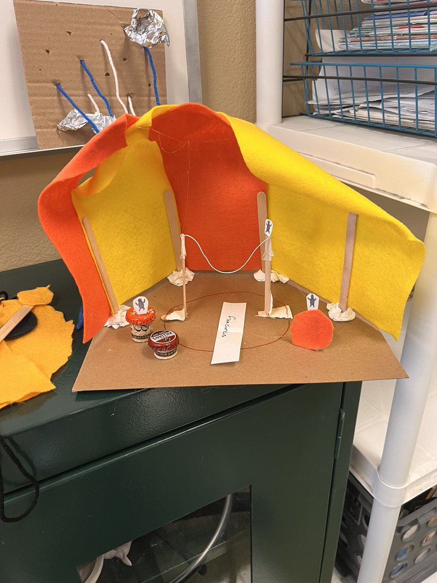 THSBarnettArt's tweet photo. Yesterday I hosted a TASK workshop for any teacher that wanted to attend. Those that didn’t sign up missed out on all the fun. #tabchat #thisistaylorisd #taskparty https://t.co/hLKRhDq16M