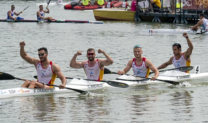 ¡Enhorabuena! a nuestro olímpico #soldado <a href="/Areval00/">Carlos Arévalo López</a> destinado en el Rgto. Infantería “Príncipe” nº 3 y sus compañeros de equipo <a href="/Saul_Craviotto/">Saúl Craviotto</a> <a href="/MarcusCooperW/">Marcus Cooper</a> <a href="/RGermade/">Rodrigo Germade</a>, campeones del mundo 🥇K4 500 ¡Orgullosos de contar con los mejores!
#EjércitoconelDeporte 🇪🇸 <a href="/RFEPiraguismo/">PiragüismoEspaña</a>