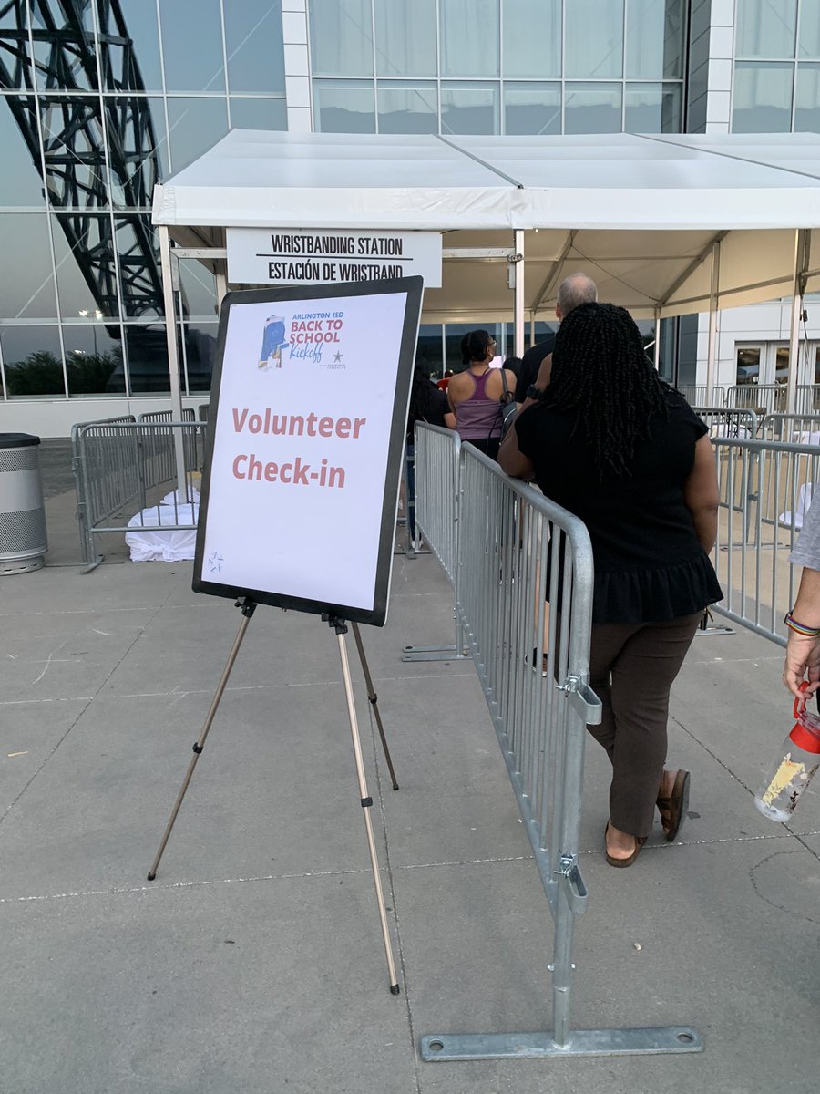 Great start to the morning serving in the community where I live and my children learn. <a href="/ArlingtonISD/">Arlington ISD</a> Student registration at Back to School Kickoff. These kids are ready for school! <a href="/edmentum/">edmentum</a>