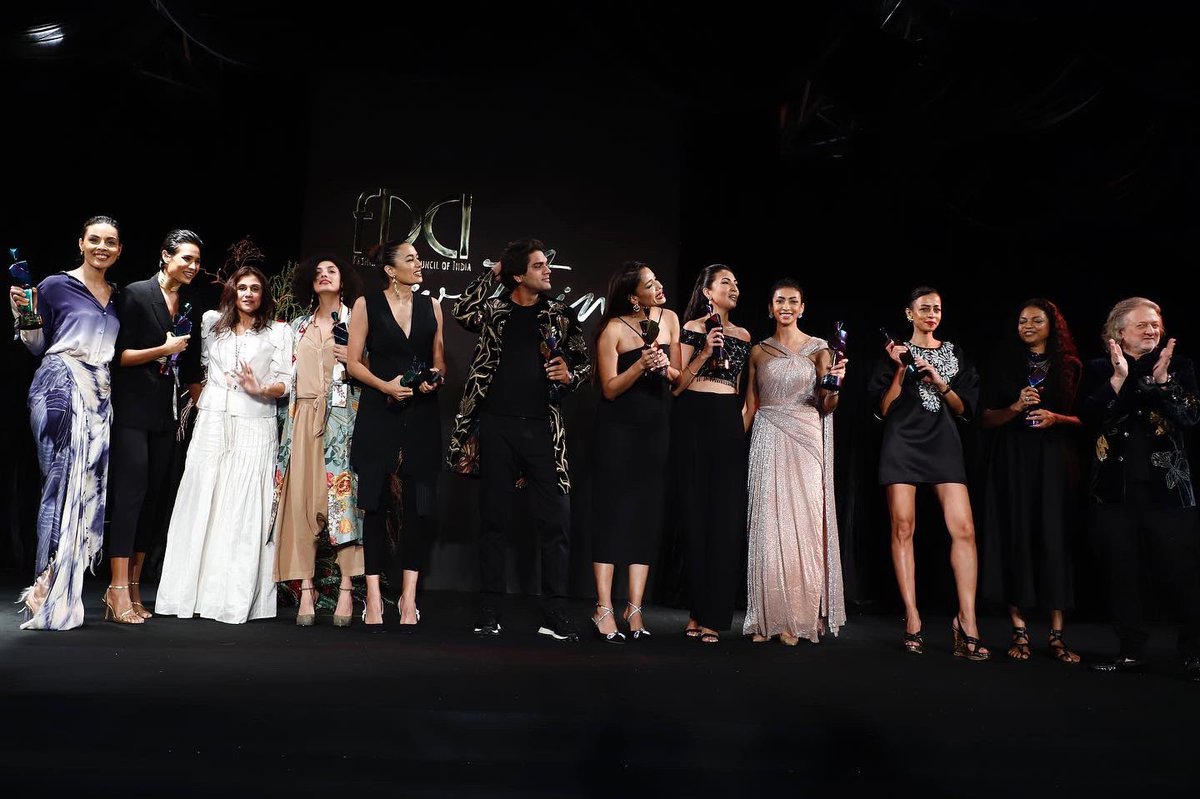 fdciofficial's tweet photo. FDCI celebrated the unforgettable contribution of Models, who have been the backbone of India Couture Week.

#FDCI #FDCIWithin #ICW2022 #15YearsofICW https://t.co/7I9l21SRYb