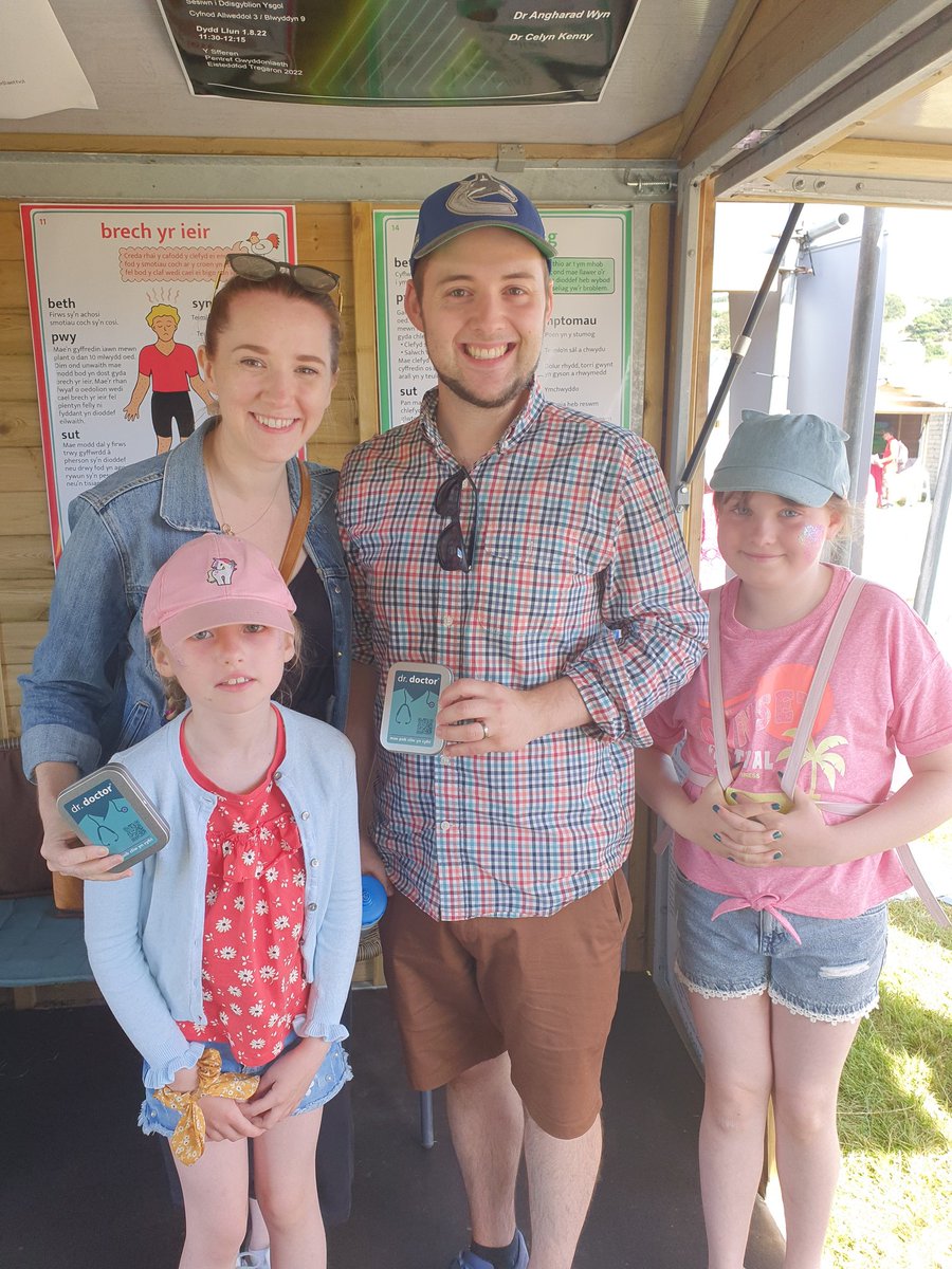FfionHaf9's tweet photo. @drdoctor_cymru Diolch i'r merched yma am fod yn doctorion grêt prynhawn ma! Diolch i Alun Meggy am rhoi gêm dr. doctor i Ysgol Glan Morfa! @YsgolGlanMorfa https://t.co/2vgmYqmU6q