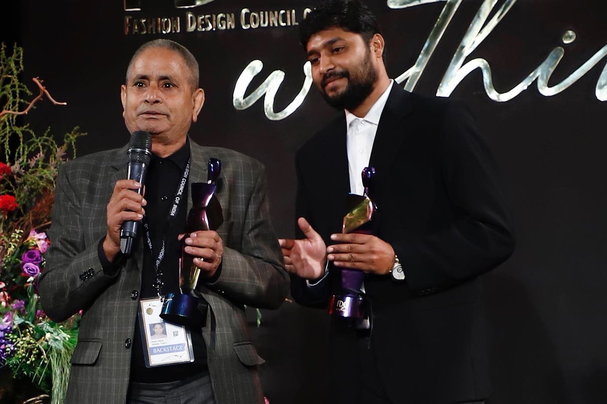 fdciofficial's tweet photo. FDCI celebrated the unforgettable contribution of Iron Men, who have been the backbone of India Couture Week. The awardees included:

Puran Singh and M Murgesan

#FDCI #FDCIWithin #ICW2022 #15YearsofICW https://t.co/7S78nTSRJw