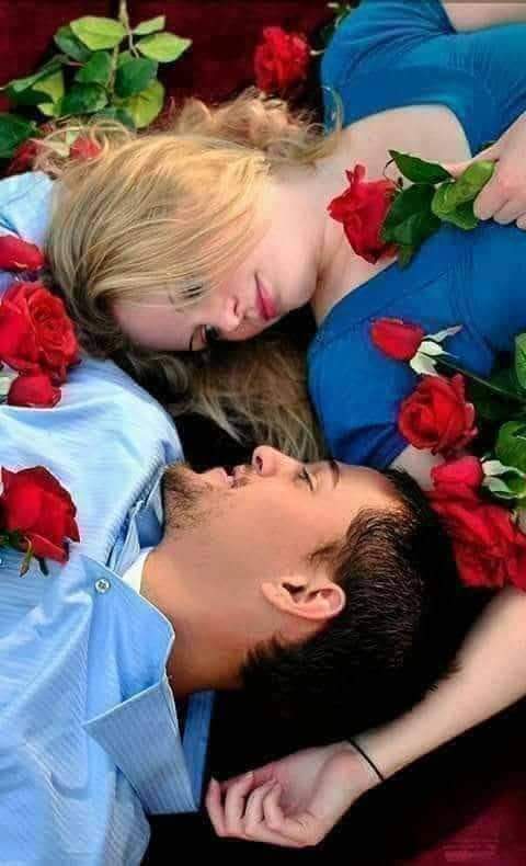 إنتي كسك مبترخ وكبير أوي وعاوز زبري علشان زبري كبير وعريض ويشبعك أوي