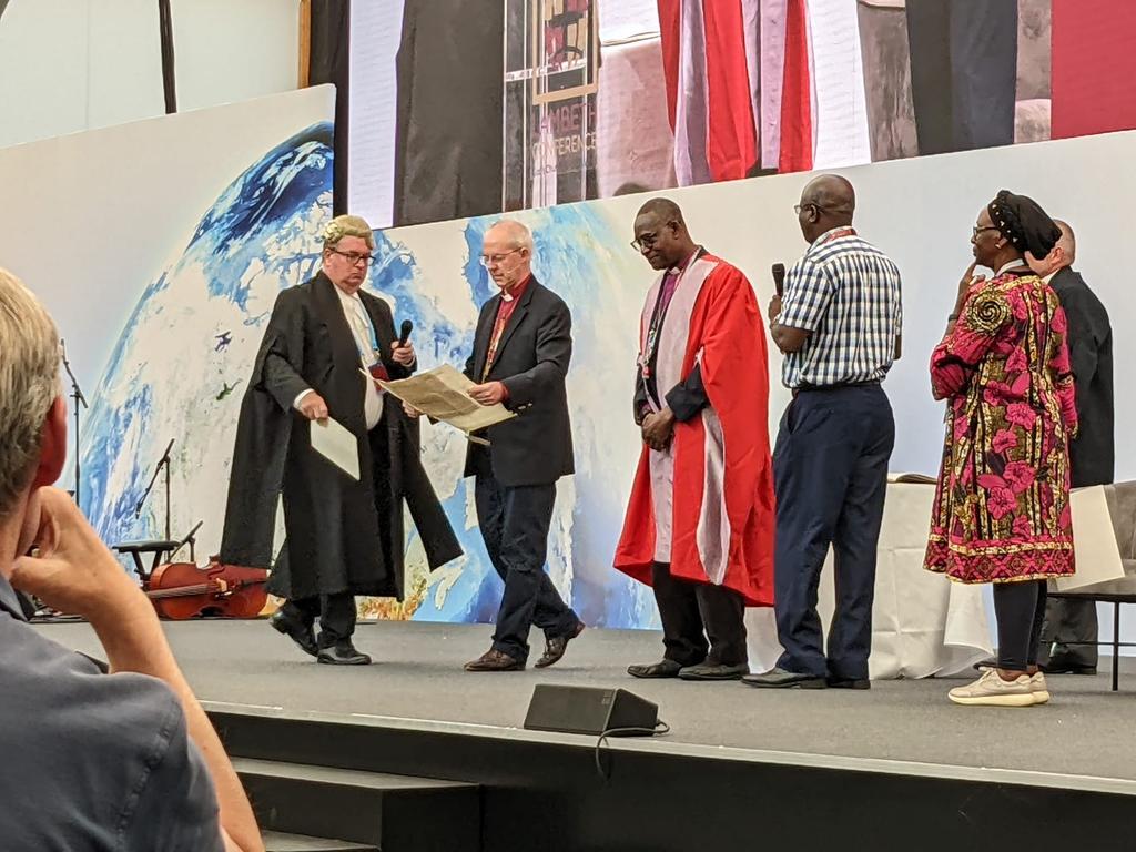 Faculty_Office's tweet photo. A joy to be at #LambethConference as @JustinWelby conferred a Doctorate of Divinity on Archbishop Josiah Idowu-Fearon https://t.co/80y5pHAEyp