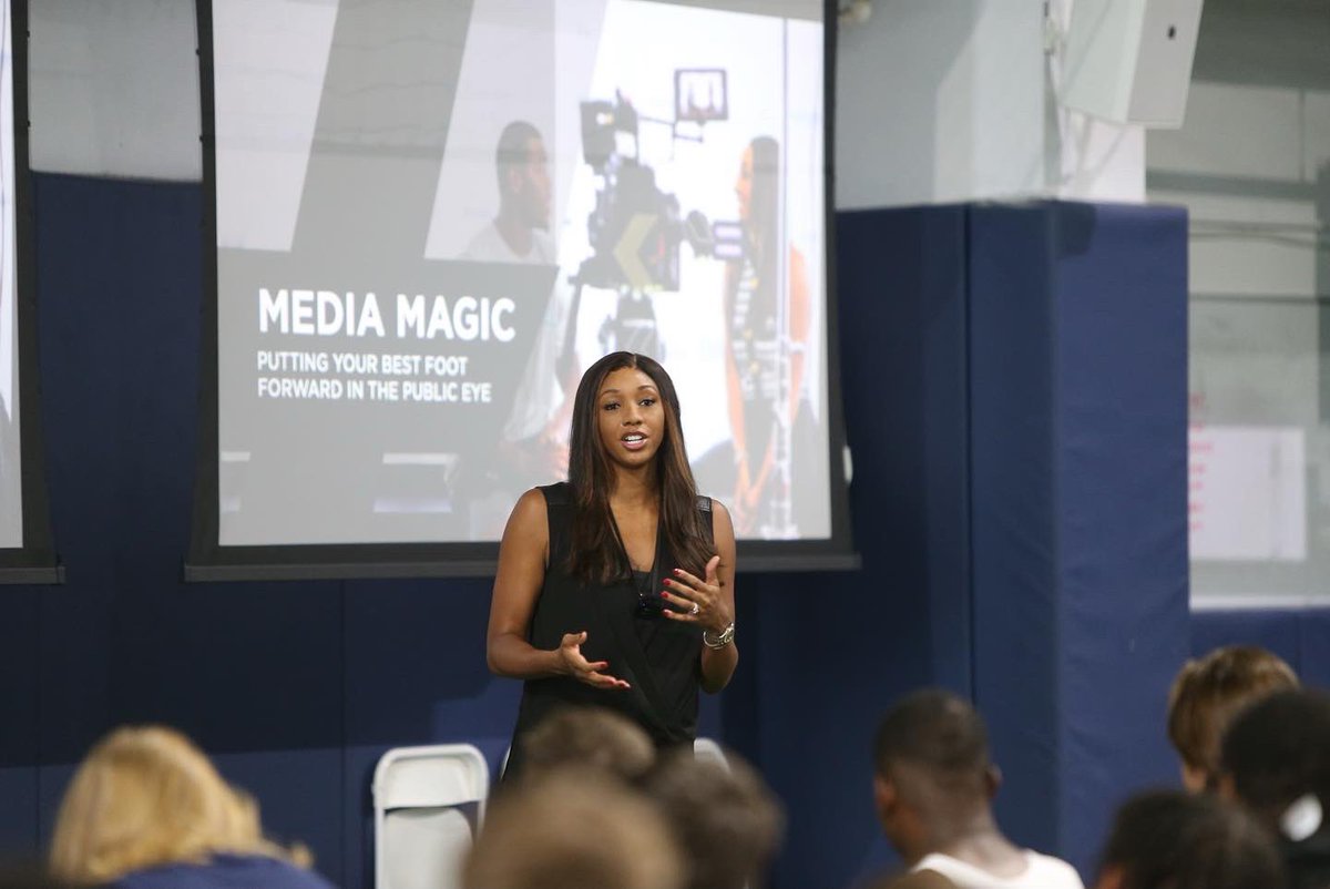 VirginiaSports's tweet photo. Thank you, Maria Taylor for teaching our student-athletes about brand building and media training!

🔶⚔️ https://t.co/DcX6rAMxkG