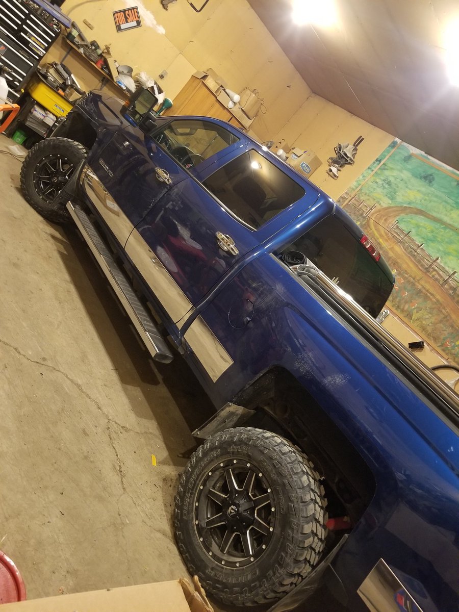 aidenpoirier1's tweet photo. Truck stolen from Glenboro golf course early this morning around 4a.m. Please Retweet https://t.co/oH6QzGtqYw