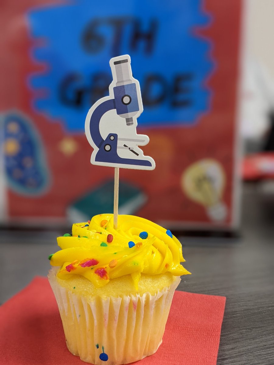 Our Science leadership team knows how to make us feel appreciated! Thank you <a href="/tcraw72/">Tricia Crawford</a> for putting this "extra" into our training! 

#TheClevelandWay
#WeAreCMS
#IndianNation