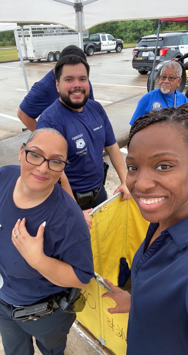 M0rganHPD's tweet photo. Join us at the Southeast Patrol back to school drive #houstonpolicedepartment #victimservices https://t.co/vP59ncfmoe