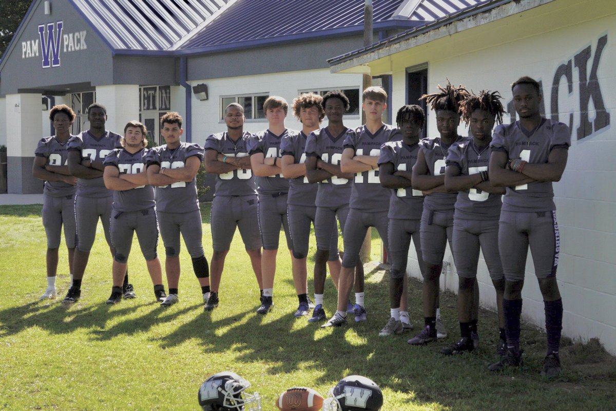 pack_recruits's tweet photo. Finished off a great week with some 📸 💧 @mjacks0nn1 @dezy3x @ChristianNor_ @dawsonmitchell_ https://t.co/0dnVpuDwoT