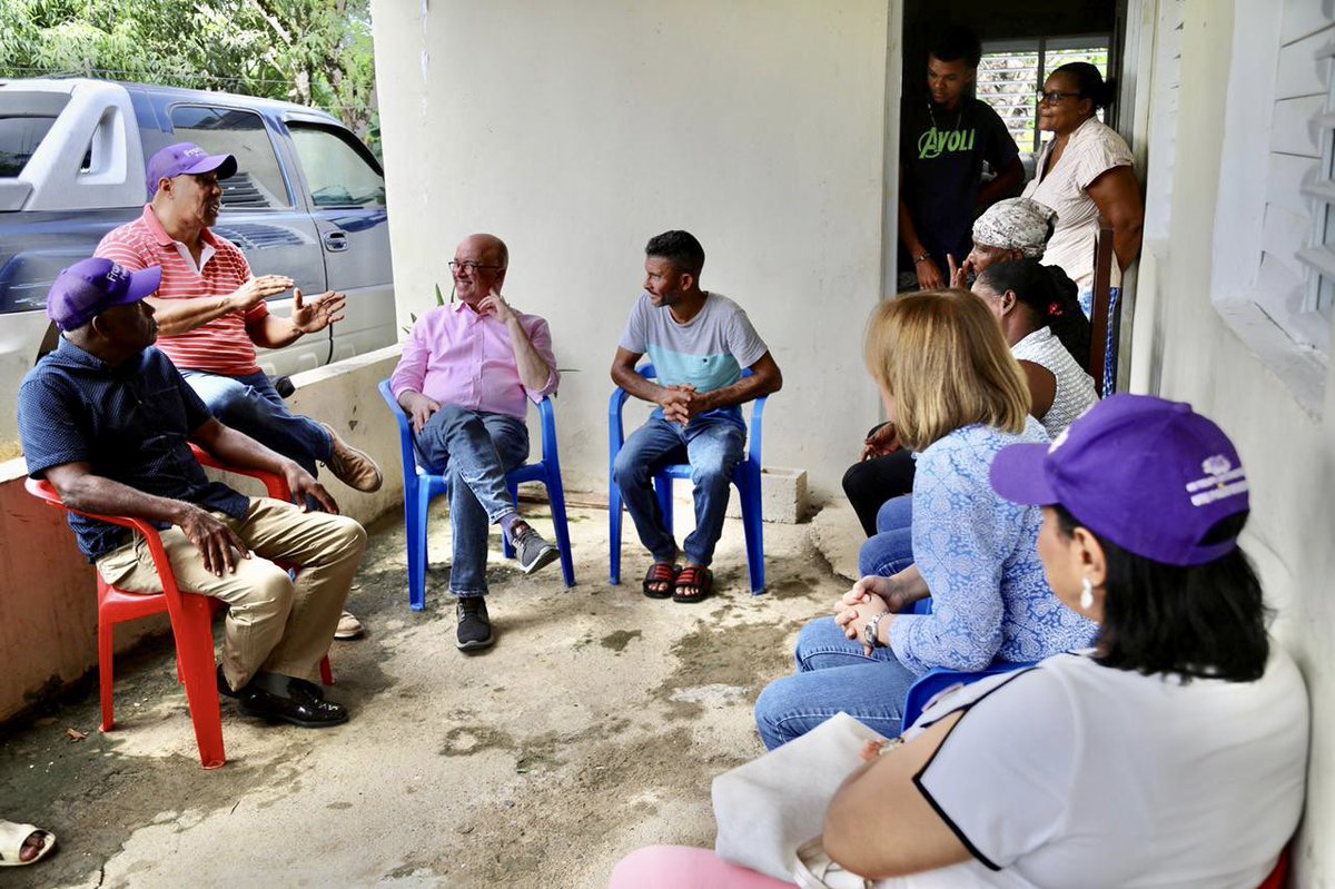 DominguezBrito's tweet photo. En Sabana de la Mar, Hato Mayor, recibimos el apoyo de Ángel Hernández, ex dirigente del PRM y líder de Barrio El Liceo. Seguimos #SumandoEstrellas al @PLDenlinea y fortaleciendo nuestro poderoso equipo electoral. 

#HatoMayorConFrancisco 
#Vota3 #FranciscoPresidente https://t.co/7usQcm9BaY