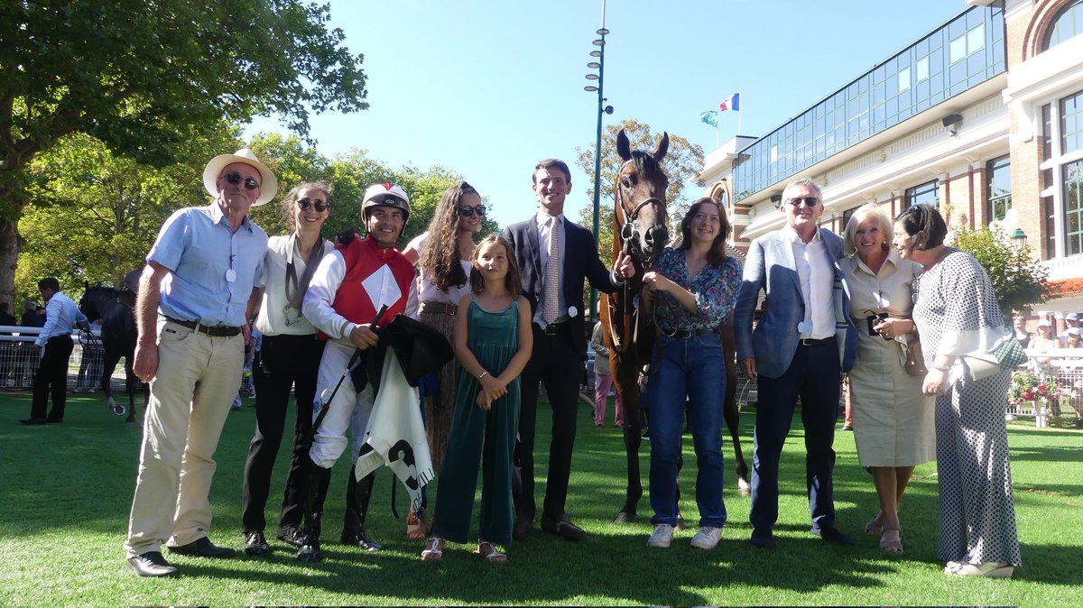 seenthestars's tweet photo. You always remember the first time. Less than a year on from saddling his first winner, Chantilly-based @TDonworthRacing strikes in the Listed Prix Vallée d'Auge @fgdeauville with #OceanVision. Stablemate Kokachin a short neck and a head away in third. https://t.co/29TQzuJnyY