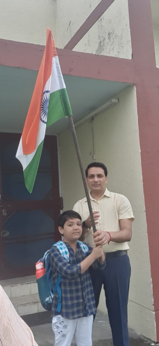 DPSGDehradun's tweet photo. #WeareDPSG
#42YearsofTrust
#DPSGDEHRADUN
#IndependenceDayIndia
#IndianFlag
#flagdistribution
#PrideofIndia https://t.co/SZLOANPeRn