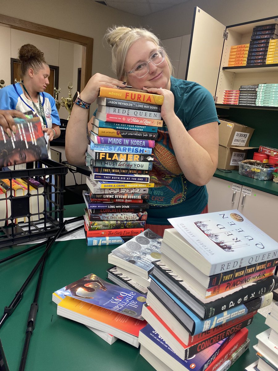 Presenting all things Library to Poteet teachers for staff development made my heart 💓!  Giving books to our English teachers for their classroom libraries felt like Christmas. 🥰 I’m where I need to be, and I’m so thankful for the journey. 
💚🏴‍☠️💚 #PoteetStrong #OneBookAtATime