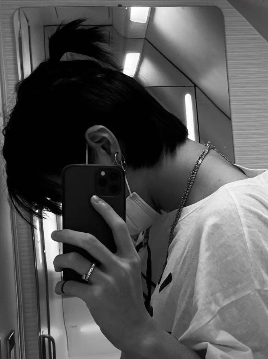 ffinxak's tweet photo. black &amp; white 🖤🤍 https://t.co/HZo1hs8WXI
