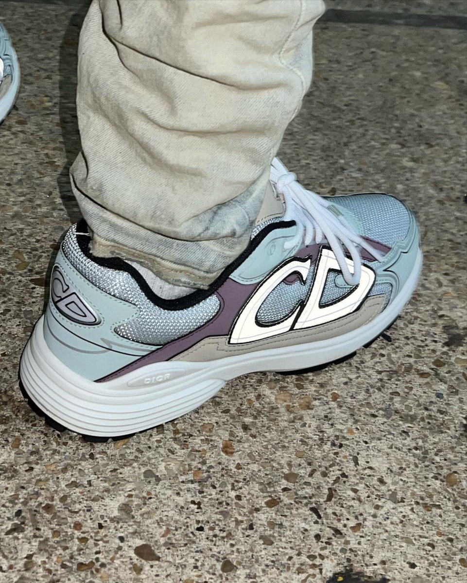 only1trap40's tweet photo. 🏄‍♂️ https://t.co/QkOynO9kwz