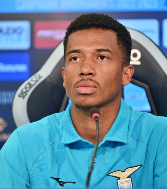 FZfPp5VWQAIRR12?format=png&name=small