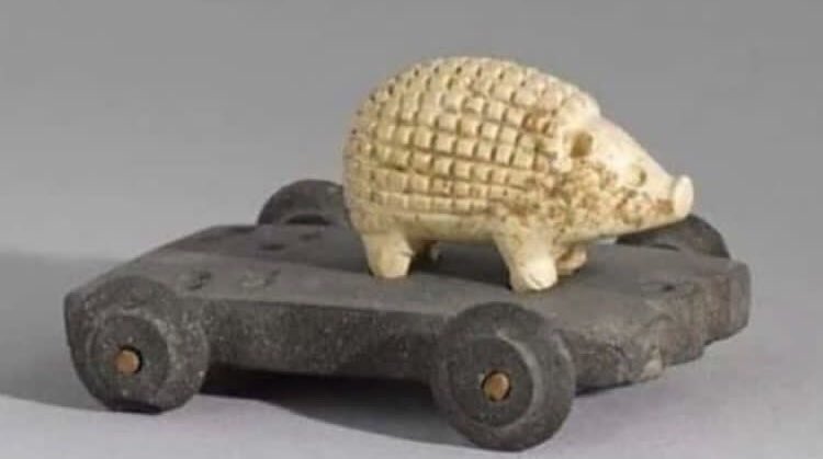 RobMassM1's tweet photo. En estos tiempos de preocupaciones, les propongo un atisbo de paz. 
Solo piensen que alguien hace 3500 años, en lo que hoy es Irán, se tomó el tiempo de tallarle esto a un niño para que jugara. 

#DeZurdaTeam #FuerzaMatanzas #FuerzaCuba #CubaPorLaPaz https://t.co/VspTQunrOH