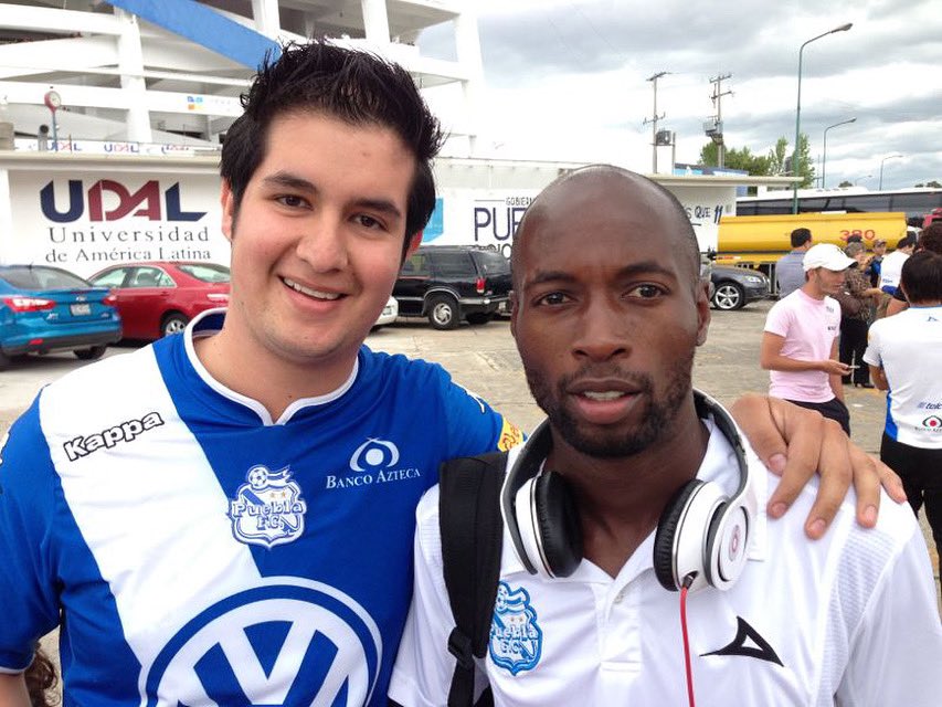 soccerskinsMT's tweet photo. 🔙 Aprovechando la llegada de @JozyAltidore al @ClubPueblaMX , hace 9 años con otro futbolista estadounidense🇺🇸 que brilló en la franja: @DaMarcusBeasley 

#TBT #ClubPuebla #Puebla  #DamarcusBeasley #PueblaFC #LaFranjaQueNosUne🎽#FootballShirtCollection #SoccerSkins https://t.co/64NGNv9aD7