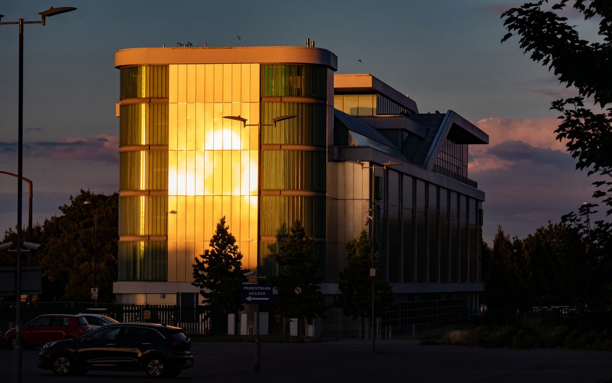 🛫 Enjoy panoramic views of the runway from the top of the <a href="/Southend_hinn/">Holiday Inn Southend</a>, just a few minutes’ walk from the airport terminal and station - the perfect spot for our spotters! 

Speaking of which... 📸 by George Coverdale 

#FlySouthend