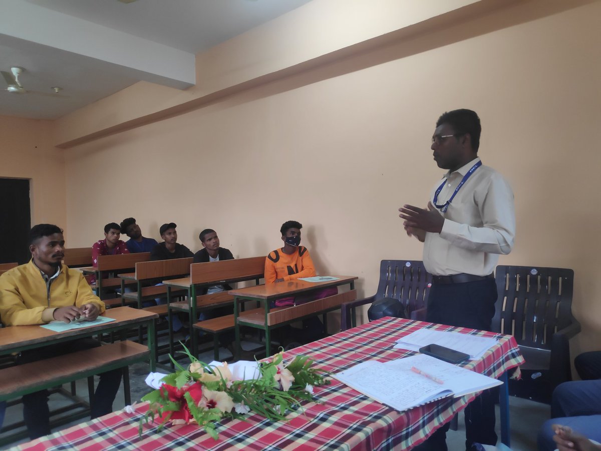 deexkoraput's tweet image. Today a Career counselling session was conducted for recently passed 10th and 12th students in association with #NewITINandapur &amp;amp; @hcltech for #Techbee at Sunabeda Govt. Higher secondary (SSD) school for helping students in choosing future courses.