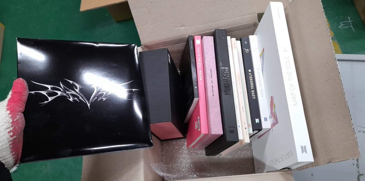 Seoul_Merchant's tweet photo. #SeoulMerchant_GIVEAWAY
ALBUM GIVEAWAY -random

RT 
FOLLOW US + @kuyawat (🔔)
✨FREE SHIPPING✨ https://t.co/y4ELS7I2YN