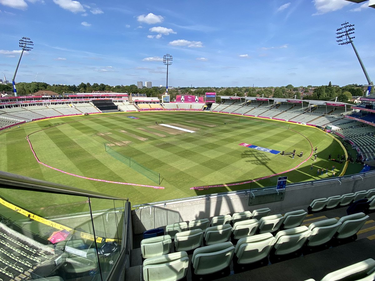 LeDyslexicMedic's tweet photo. After an excellent session of boxing this morning at the @thenec …Time for Cricket #B2022Cricket #T20 semifinal between #NewZealand & #Australia #B2022 @thecgf @birminghamcg22 @hashcwg #medic #TeamMedic https://t.co/xU3qTQkSH1