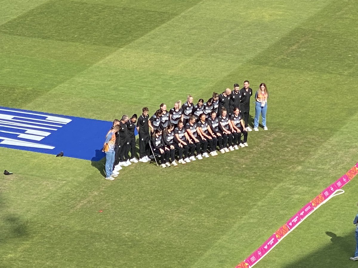 LeDyslexicMedic's tweet photo. After an excellent session of boxing this morning at the @thenec …Time for Cricket #B2022Cricket #T20 semifinal between #NewZealand & #Australia #B2022 @thecgf @birminghamcg22 @hashcwg #medic #TeamMedic https://t.co/xU3qTQkSH1