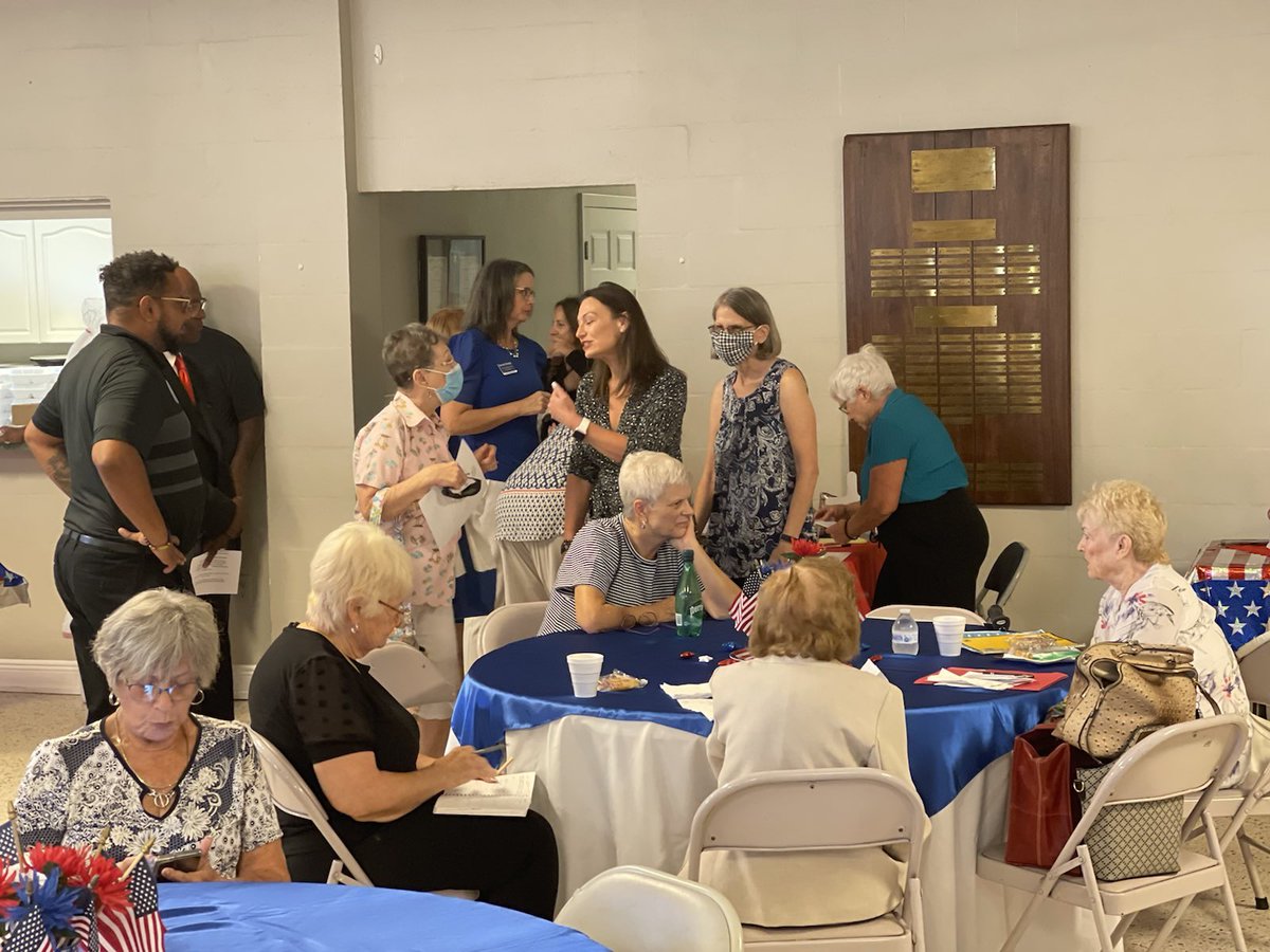 NikkiFried's tweet photo. Thank you to the Democratic Women's Club of Florida for allowing me to share my vision for Florida today.
Women’s rights are under attack, but we can defend them by electing our state’s first pro-choice governor this November. https://t.co/2S87fWz2CJ