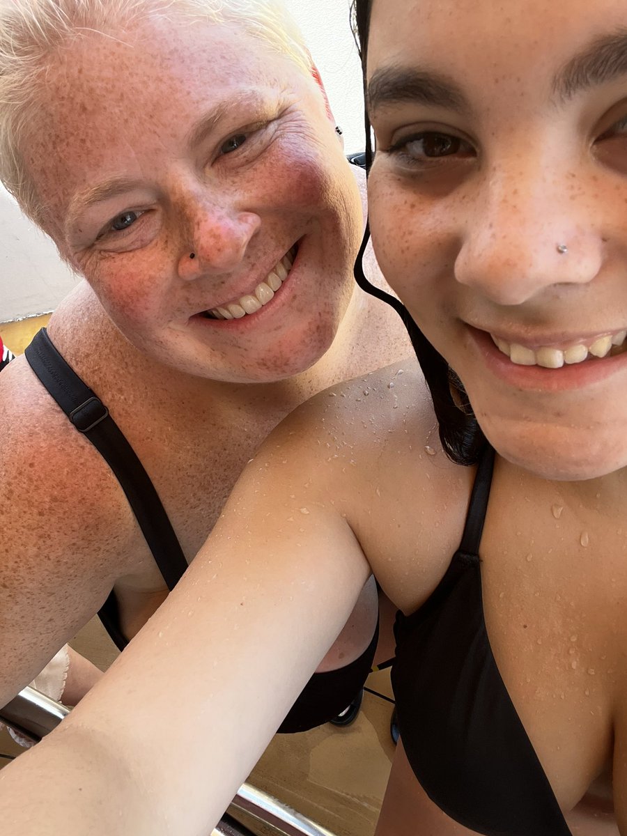 Emily Holmes tweet media