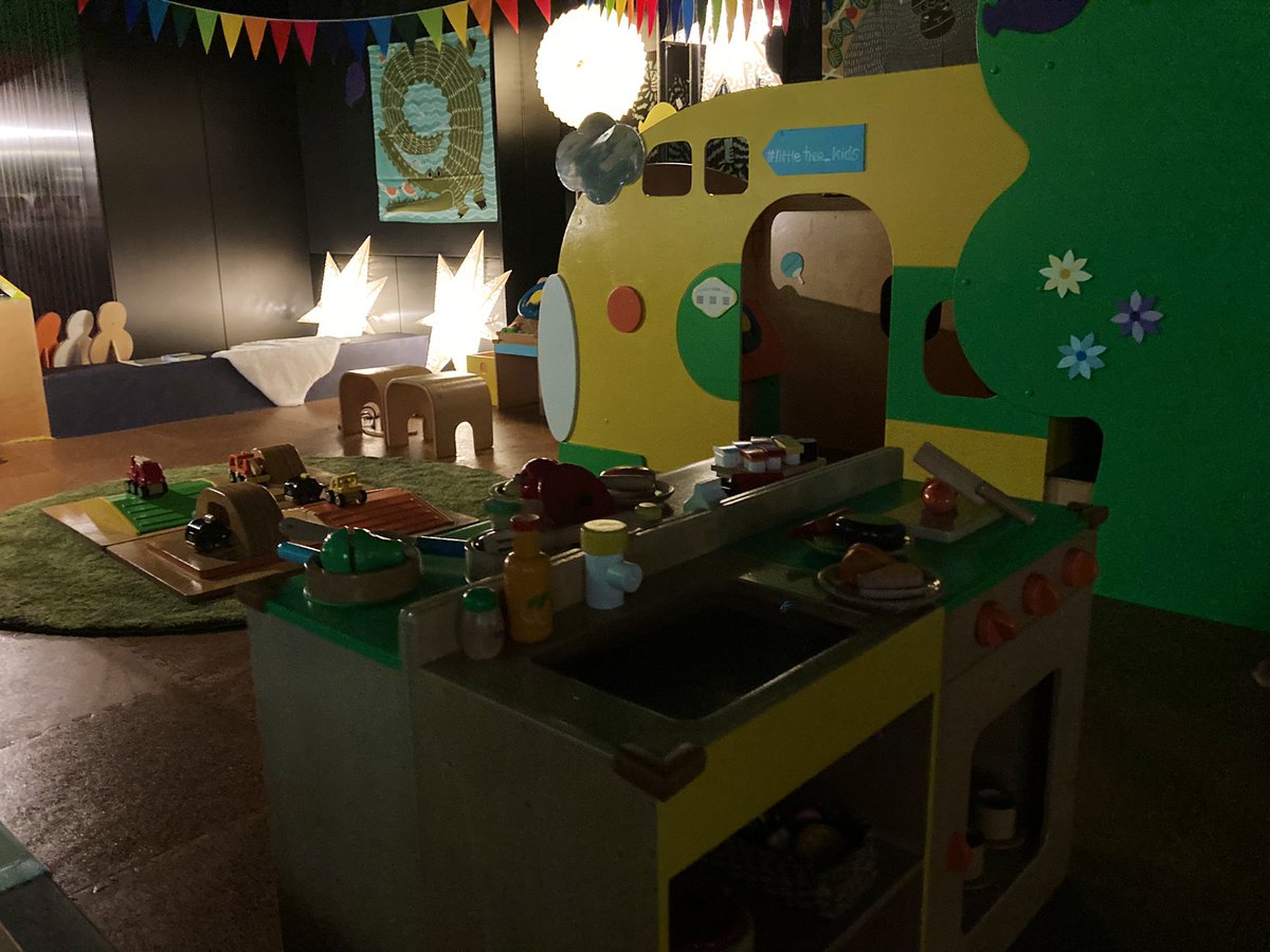 kids_littletree's tweet photo. dirbatoさん
大規模な社内夏祭りにリトルツリーが登場しましたー
キッズコーナー広く取って頂いたので力入りました。
たくさん遊んでもらえて感激です😊
#kids_littletree
#リトルツリー
#キッズコーナー
#レンタルキッズコーナー
#キッズスペース
#dirbato
#夏祭り
#社内イベント https://t.co/pNrAeJKvpY