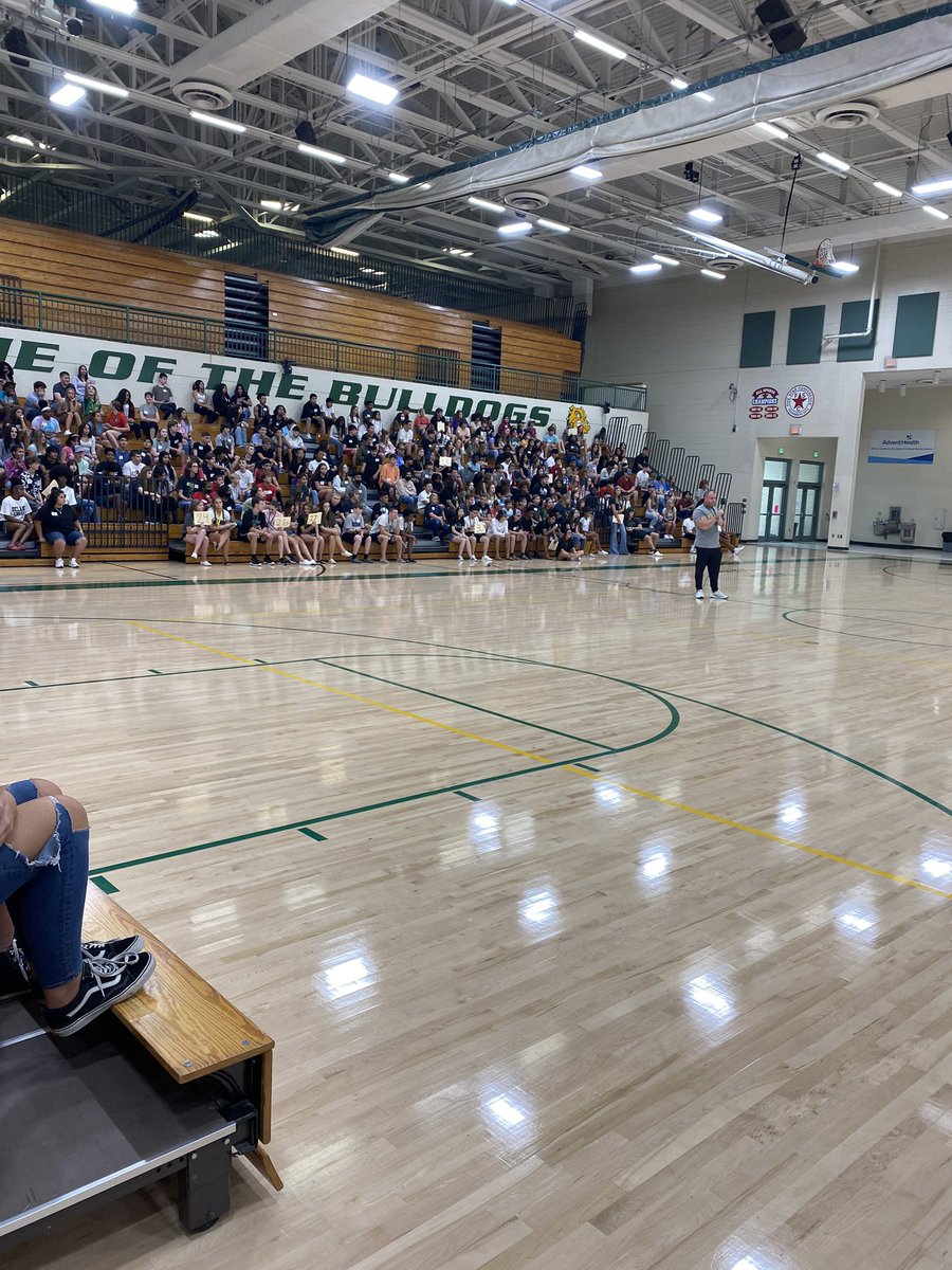 mendi_camacho's tweet image. Welcoming our new Bulldogs c/o 2026! 💚💛
Bulldog Rising. Freshman orientation the bulldog way. #SoutheasternRenRegion 
@J_Renaissance
