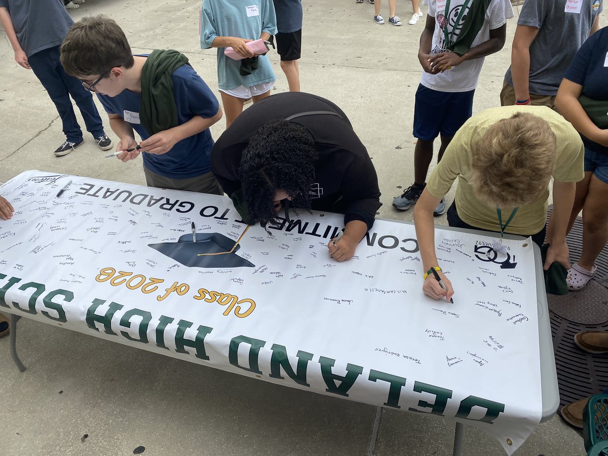 mendi_camacho's tweet image. Welcoming our new Bulldogs c/o 2026! 💚💛
Bulldog Rising. Freshman orientation the bulldog way. #SoutheasternRenRegion 
@J_Renaissance