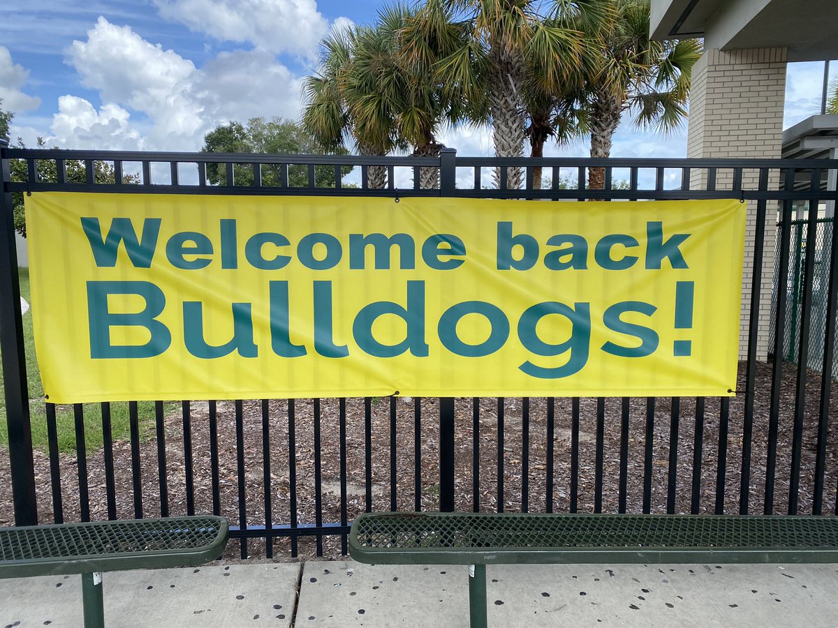 mendi_camacho's tweet image. Welcoming our new Bulldogs c/o 2026! 💚💛
Bulldog Rising. Freshman orientation the bulldog way. #SoutheasternRenRegion 
@J_Renaissance