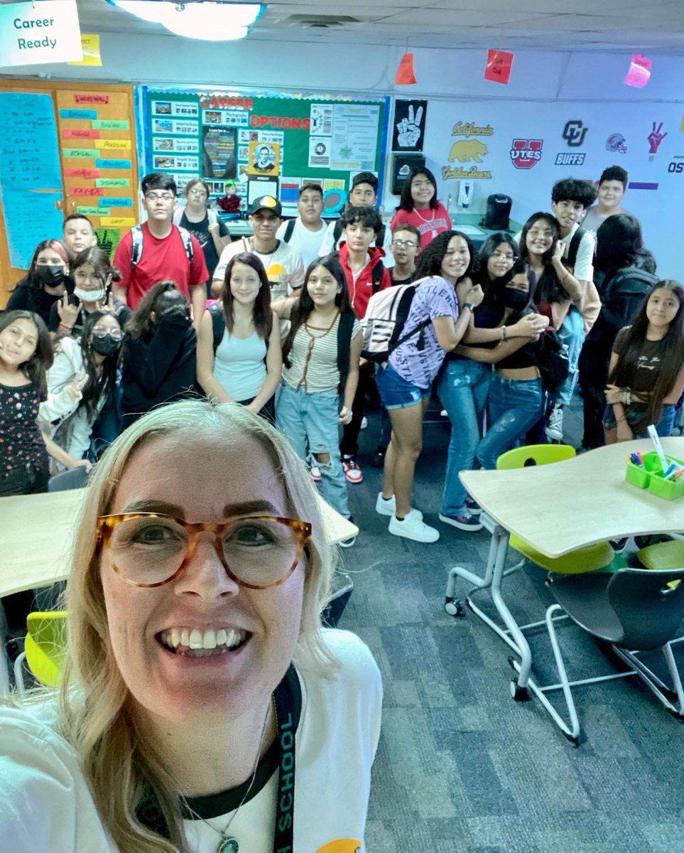KinoAVIDCrew's tweet photo. Fabulous 1st week of school at @KinoJHS These scholars are ready to flex their academic muscles πͺπΌ! #kinoyouknow #avidcrew #educationisourhustle @MesaAVID @AVID4College https://t.co/vgMR8Ghb7j