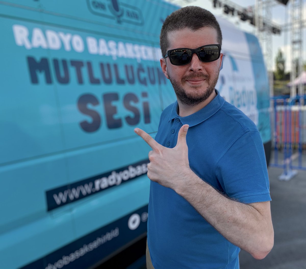 radyobasaksehir's tweet photo. Özgür Kani Başakşehir Yaz Etkinlikleri Konser Özel Yayını ile mikrofonda.
📍Başakşehir Fatih Terim Stadyumu Otoparkı
#MustafaCeceli #Ceceli #Başakşehir #konser #yazkonserleri #yazetkinlikleri #istanbul #fatihterim #stadyum #otopark https://t.co/5wuJnsIwj1