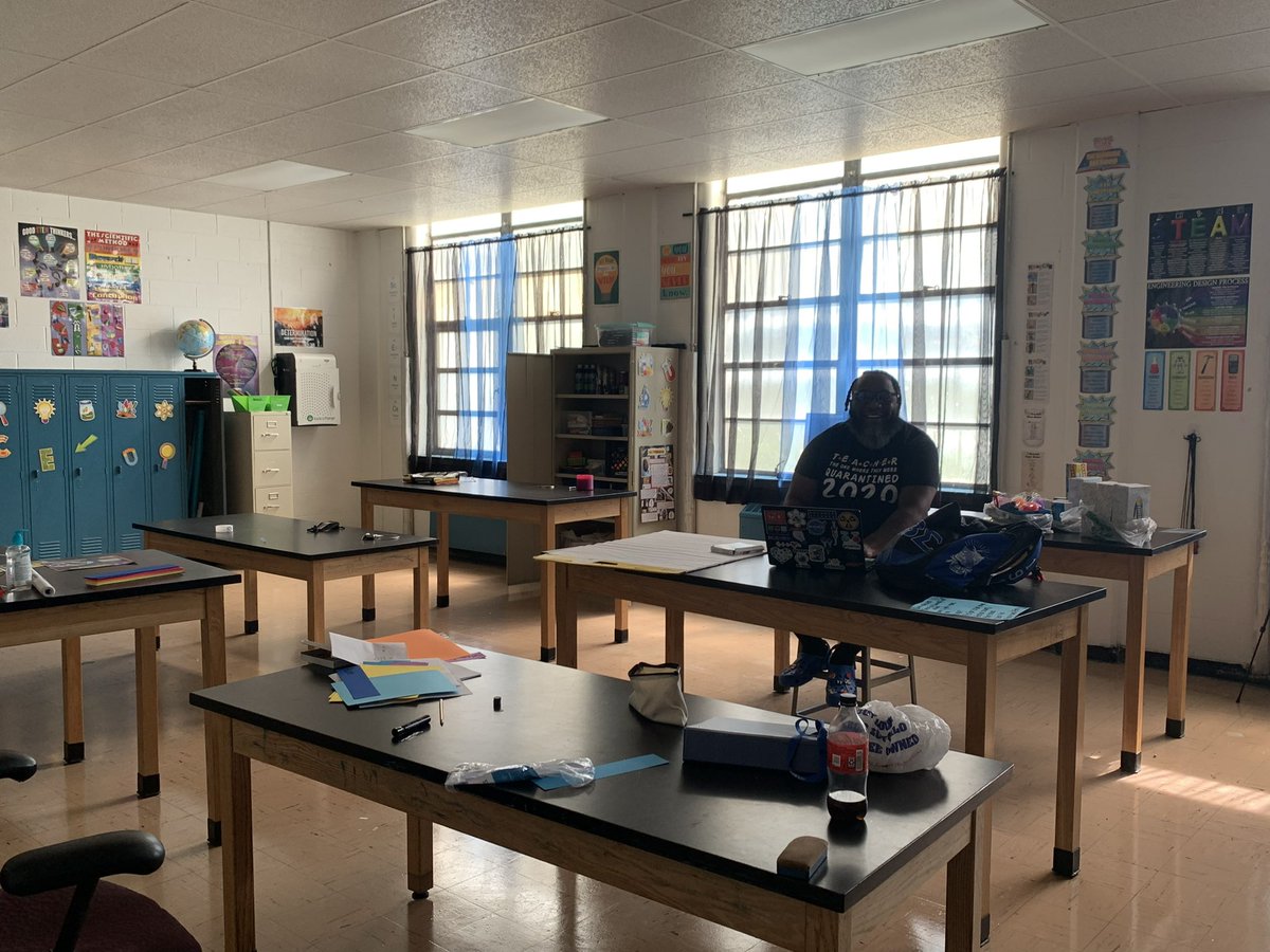 KippMemAcad's tweet photo. Did you know all of our schools will have school wide high quality STEM instruction for our KIPPSTERS? Great things are happening at KIPPMemphis. STEM supplies, brand new laptops, curriculum and support… It’s “Get Ready Saturday” @BacktoBASICS @KIPPMemphis @KIPP https://t.co/lsUAHfzA7H