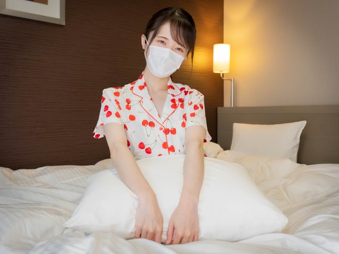 Sleep with me?🌙 https://t.co/PyPMoslUYx