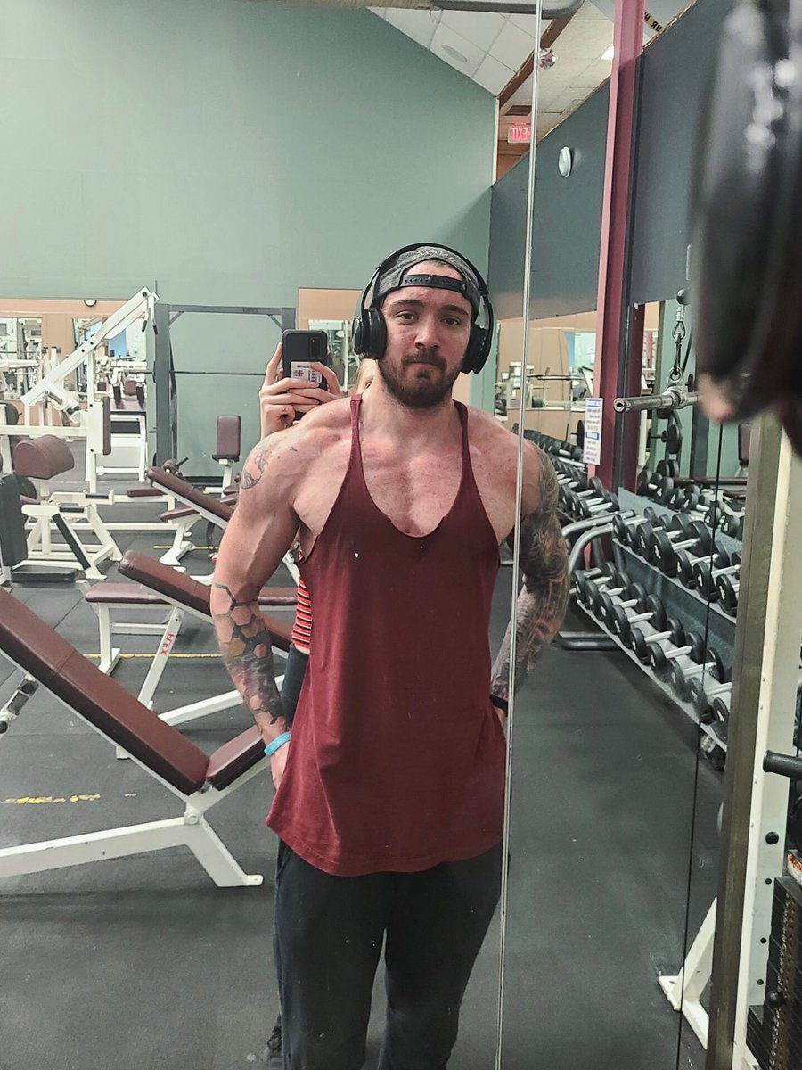 RagePlaysGames tweet media