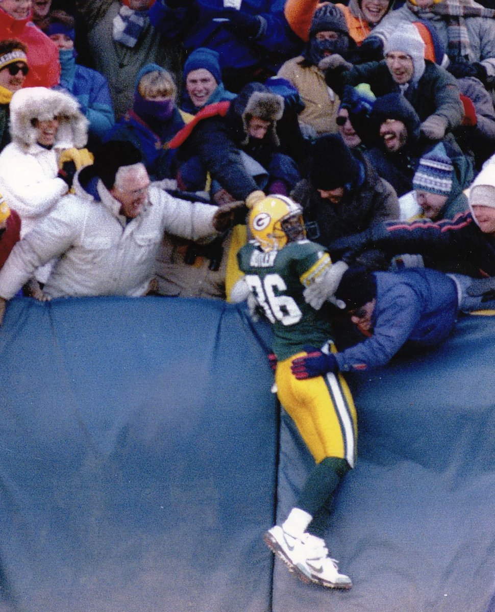 Lombardipackers's tweet photo. Today is a good day for football and the @packers. Congrats @leap36 and all the others!

#GoPackGo #Packers #NFL  #leroybutler #halloffame https://t.co/TAtrQOx9bR