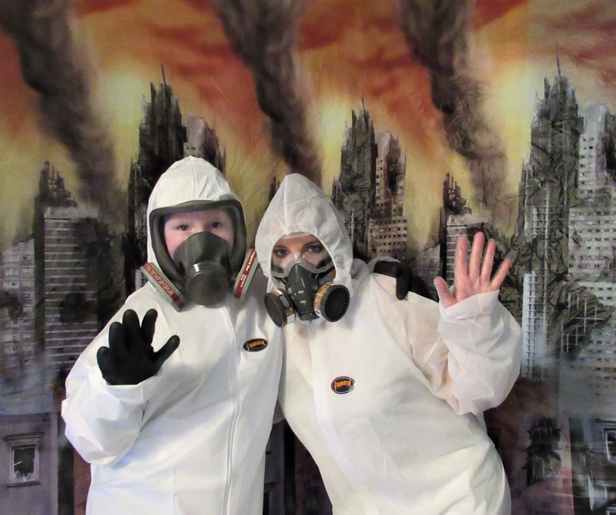 ampincivero's tweet photo. @VioletEglantine @DrKateTO @lisa_iannattone How my daughter would dress for school if she was going... (She's NOT going!) #HazmatSuit #Respirator 
#SARS2 #LongCovid #COVIDisAirborne #KidsGetCovid #MonkeypoxIsAirborneANDSurface 
#UnsafeSchools 
#ProtectKids! Don't #LetItRIP!
#WearAMask #N95 #LimitContacts #AvoidSkinContact https://t.co/7OwKpPUViO