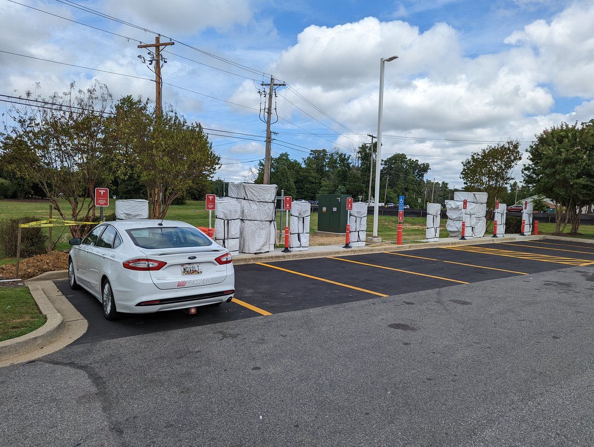 mdvolt's tweet photo. How dare you! #DriveByICEing @tesla #WhereIsThePower https://t.co/qbjrFvaMRc