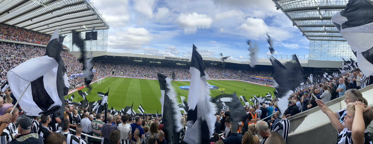 Gary_Hedley's tweet photo. Can’t beat the 1st game #worflags #nufc https://t.co/U0qJzM1KxJ