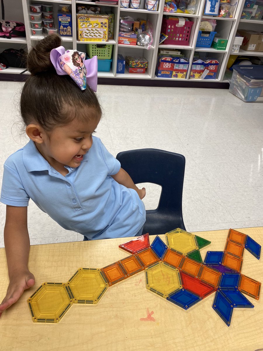 RoseTheriot_IES's tweet photo. Our first week of learning and meeting new friends was so much fun! We💖school! #uKnighted #TeamSISD #prek3rocks https://t.co/dsOI0VIzqM