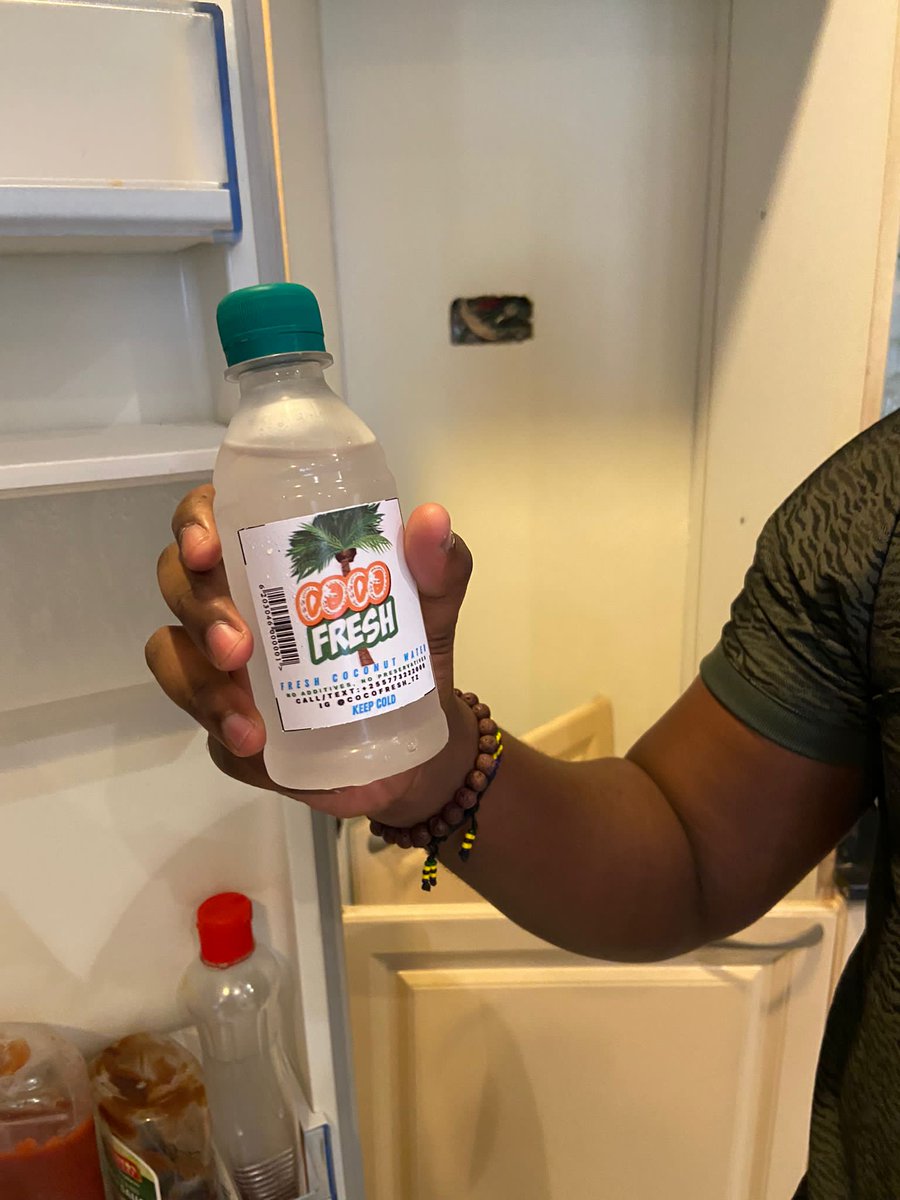 dude_ly_'s tweet image. Thanks bro. The package was delivered 👍🏿 also took some promotional shots 😂😂 for fresh coconut water, check out CocoFresh; both hydrating and delicious. Call 0773222000 #CocoFresh