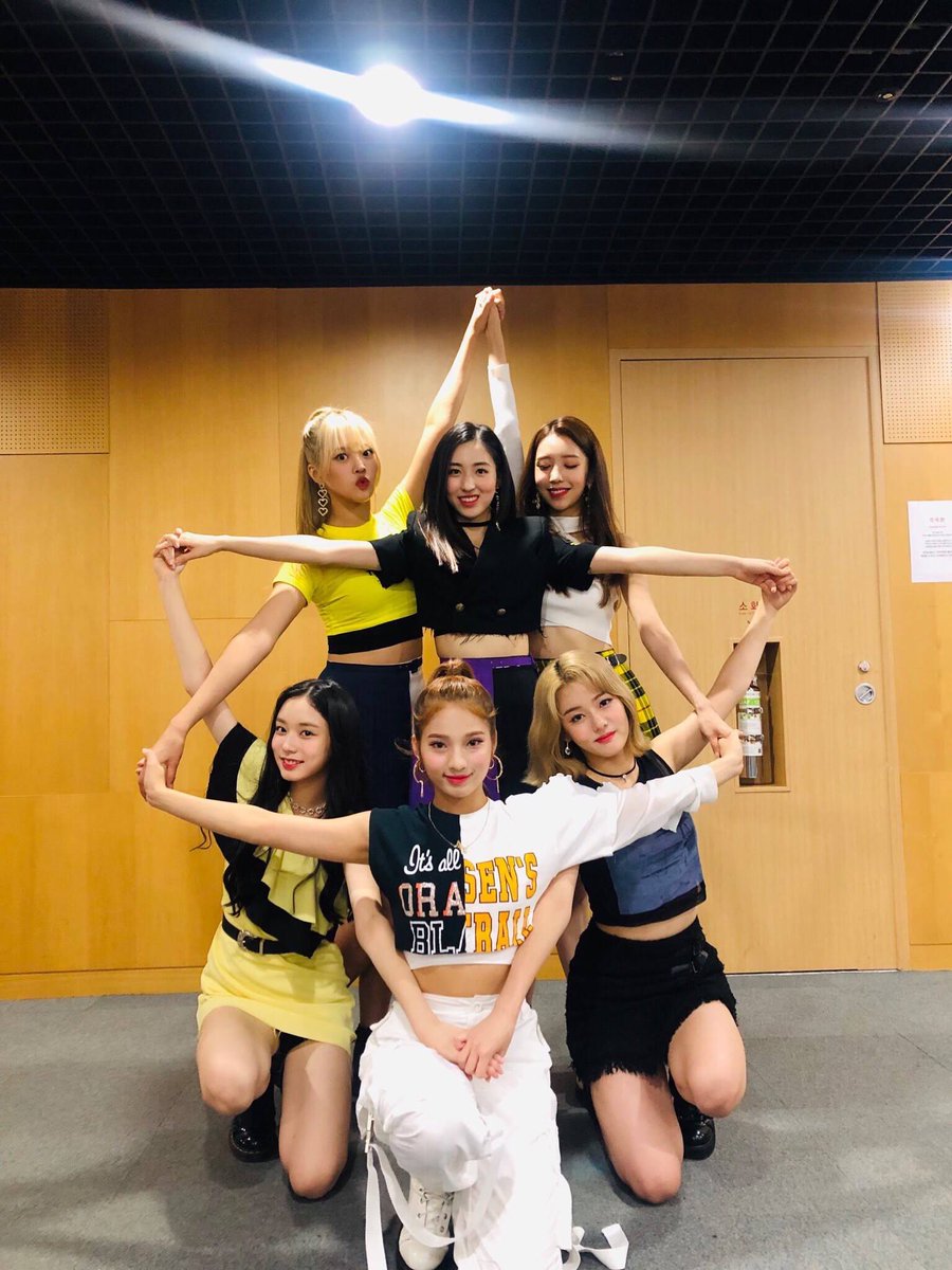 chiayiblog's tweet photo. it’s been 3 years since FANATICS debuted as a complete group. our journey has unfortunately been filled with obstacles, but nothing is bigger than our love for these girls. i hope the world recognizes your talents someday, you deserve better.

#FANATICS3rdAnniversary #파나틱스 https://t.co/zP9ojHeILO