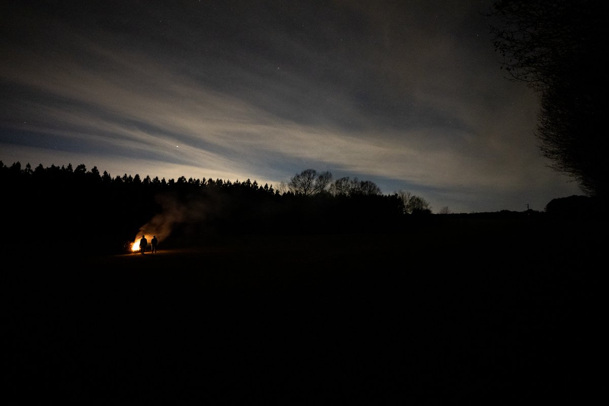 KacperLewtak's tweet photo. Got this shot a while ago of both of my brothers near the fire and loved how the contrast of the image. #bonfire #chilling #photography #nightsky #family https://t.co/YOct5KAYKE